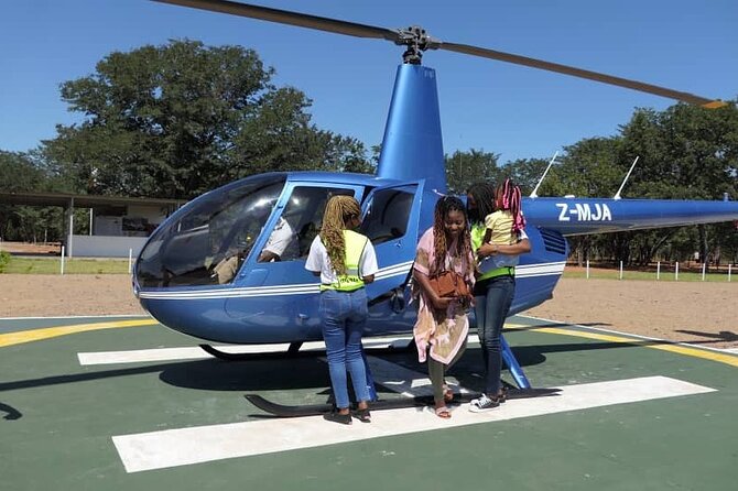 13-15 minutes Private Short Helicopter Flight - Following the gorges before the return