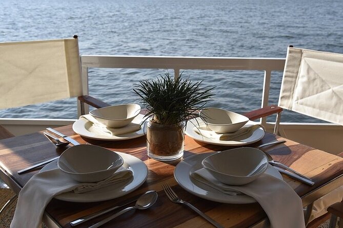 2-Hour Zambezi River Cruise Tour with Lunch and Pick Up - What the three-course lunch adds