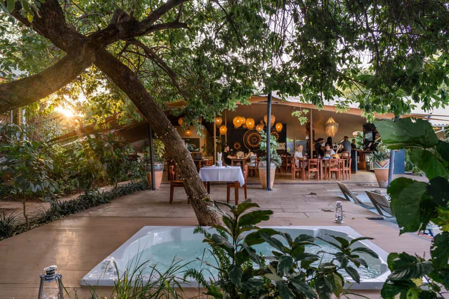 From Livingstone: Day Trip to Victoria Falls, Zimbabwe - What the $50 price really covers