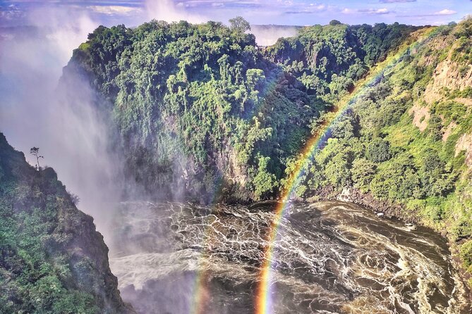 Guided Tour of the Falls (ZIM side) Wildlife Safari, by Savannah - Who will enjoy this combined walk