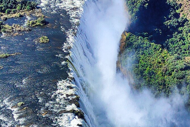 Guided Tour of the Falls (ZIM side) Wildlife Safari, by Savannah - Seeing the main attraction from the Zimbabwe side