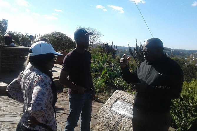 Harare City Tour & Zimbabwe Highlights - The downtown drive through Parliament and Kopje