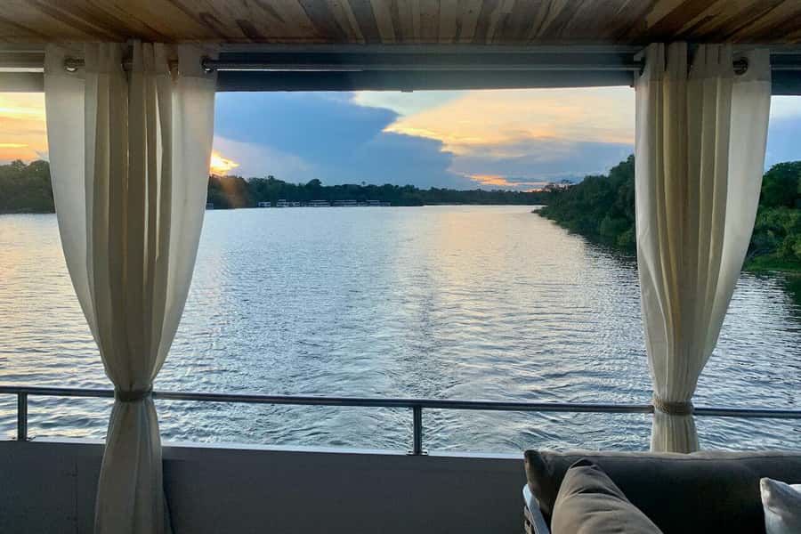 Luxury Cruise : Sunset Boat Cruise on The Zambezi Explorer - Who may want a different Zambezi activity