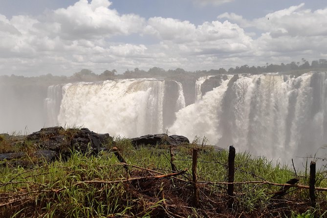 Private Guided Tour of the Falls with Pickup - The spray is part of the fun, and part of the planning