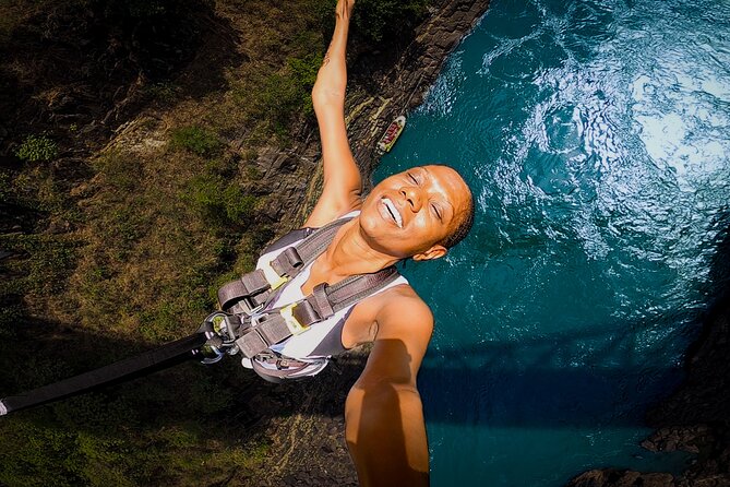 Shearwater Bungee Jump Victoria Falls Bridge - What happens when you step off