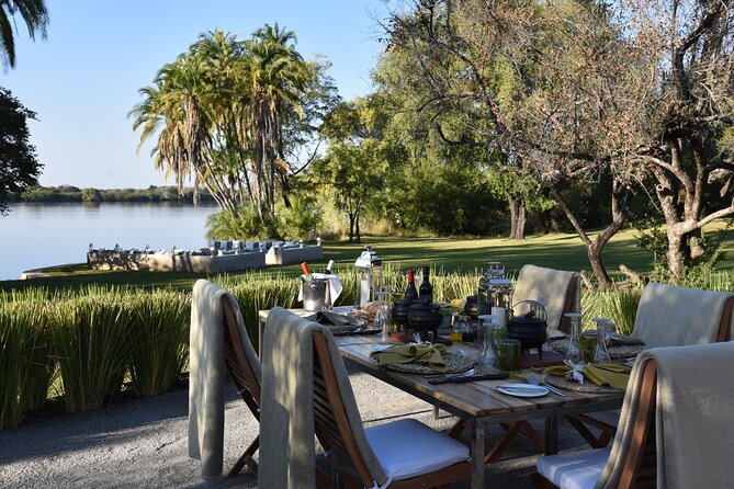 The Eatery Potjie Dinner Experience in Victoria Falls - Choosing beef, chicken, or vegetarian potjie
