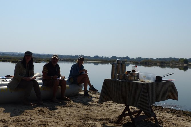 Upper Zambezi Canoeing - What the Guides Add to the Day