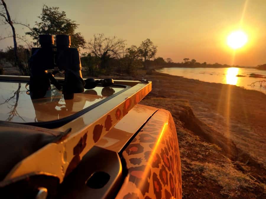 Victoria Falls: Baobab Safari - Sunrise and Mid Morning - Key points at a glance