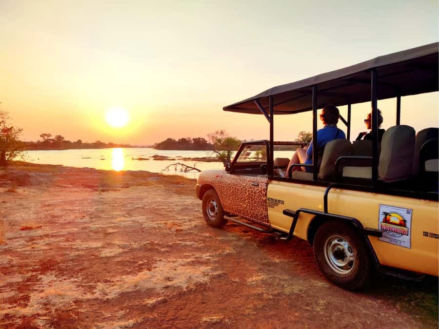 Victoria Falls: Baobab Safari - Sunrise and Mid Morning - What to pack for a sunrise departure
