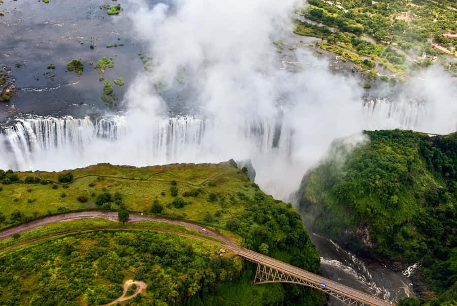 Victoria Falls: Cultural Tour with High Tea - Town and craft markets show everyday life