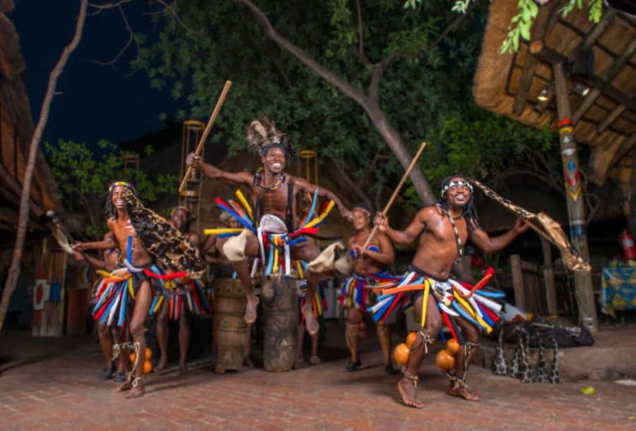 Victoria Falls Full Day Experience - Lunch, the Big Tree, and the crafts market