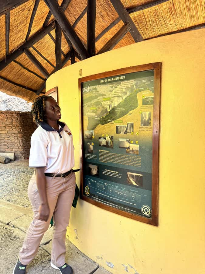 Victoria Falls: Guided Tour of the Victoria Falls - The real price: $32 plus the park entrance fee