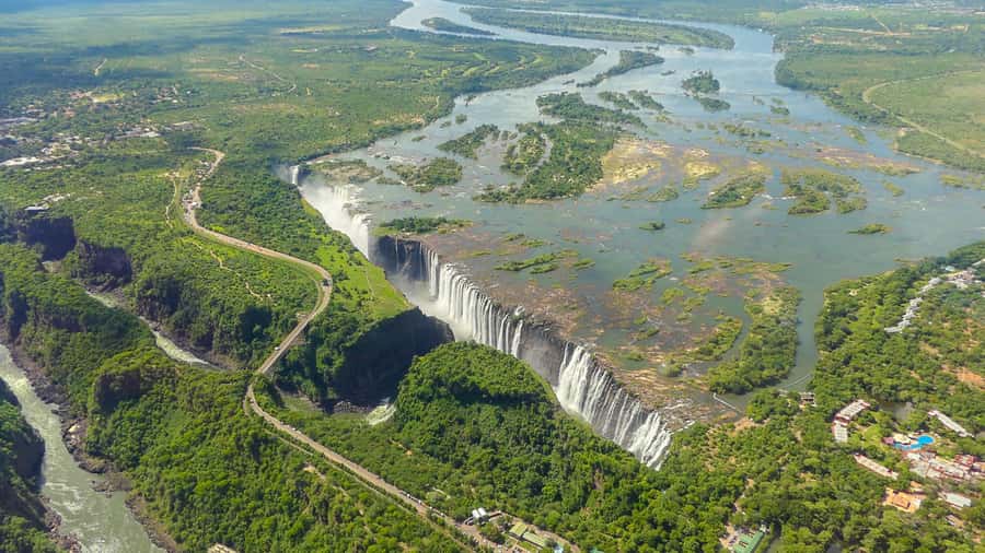 Victoria Falls: Helicopter Tour with Hotel Pickup - Following the upper Zambezi to Batoka Gorge