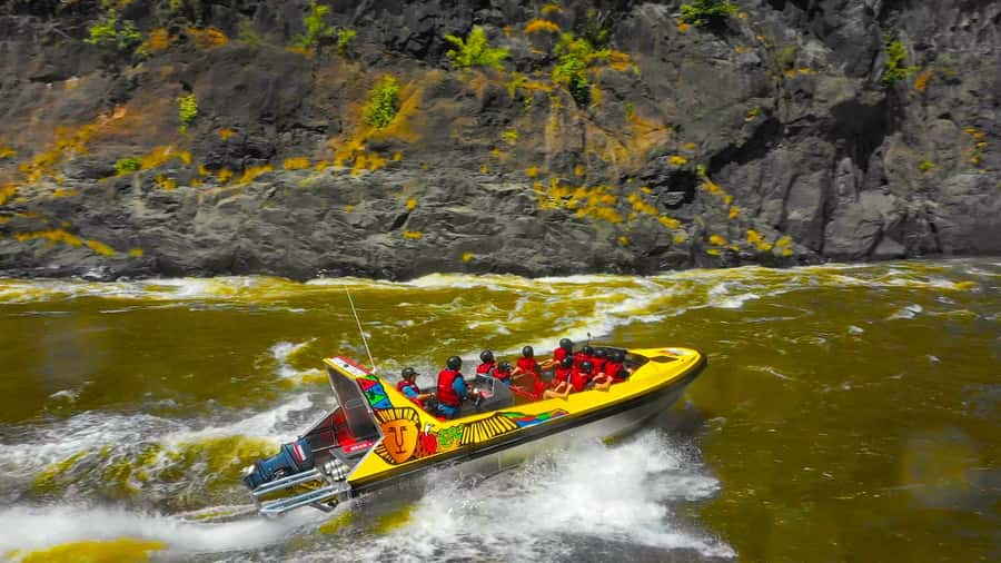 Victoria Falls: Jetboat Adventure Experience - Riding the 465-horsepower jetboat