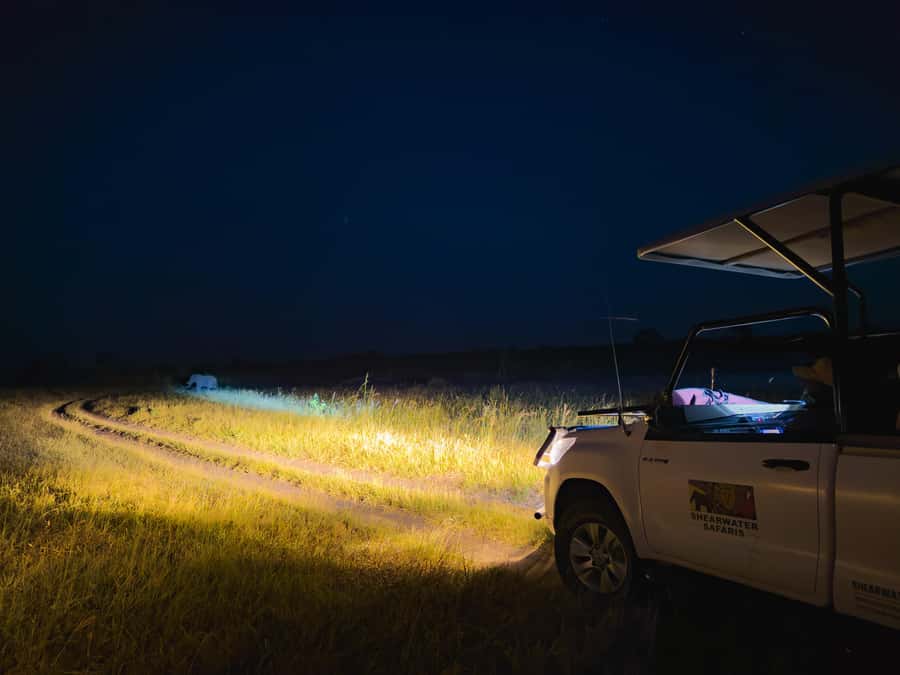 Victoria Falls: Night Game Drive Zambezi National Park - Clothing and comfort after sunset