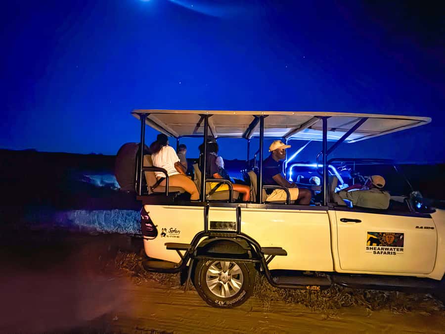 Victoria Falls: Night Game Drive Zambezi National Park - Service details worth watching