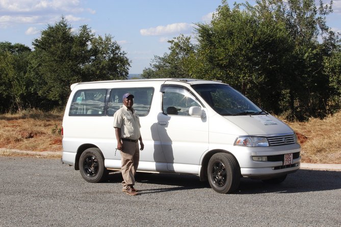 Victoria Falls PRIVATE Airport Transfers - The 21-kilometer ride into Victoria Falls