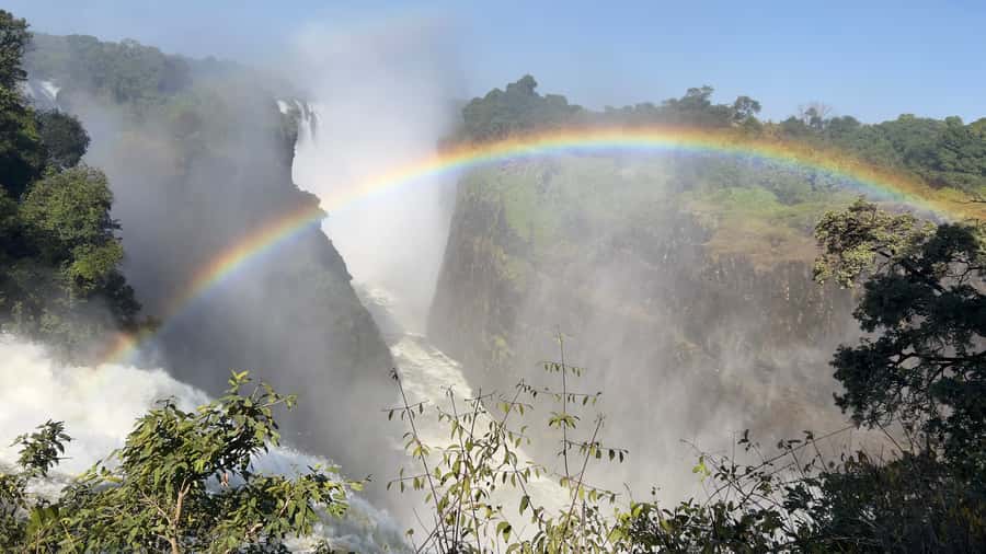 Victoria Falls: Private Guided Tour of the Waterfalls - Why a guided walk makes Victoria Falls better