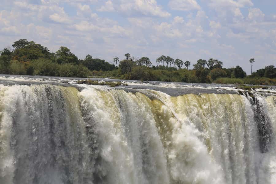 Victoria Falls: Private Guided Tour of the Waterfalls - Raincoats, clothing, and keeping your camera safe