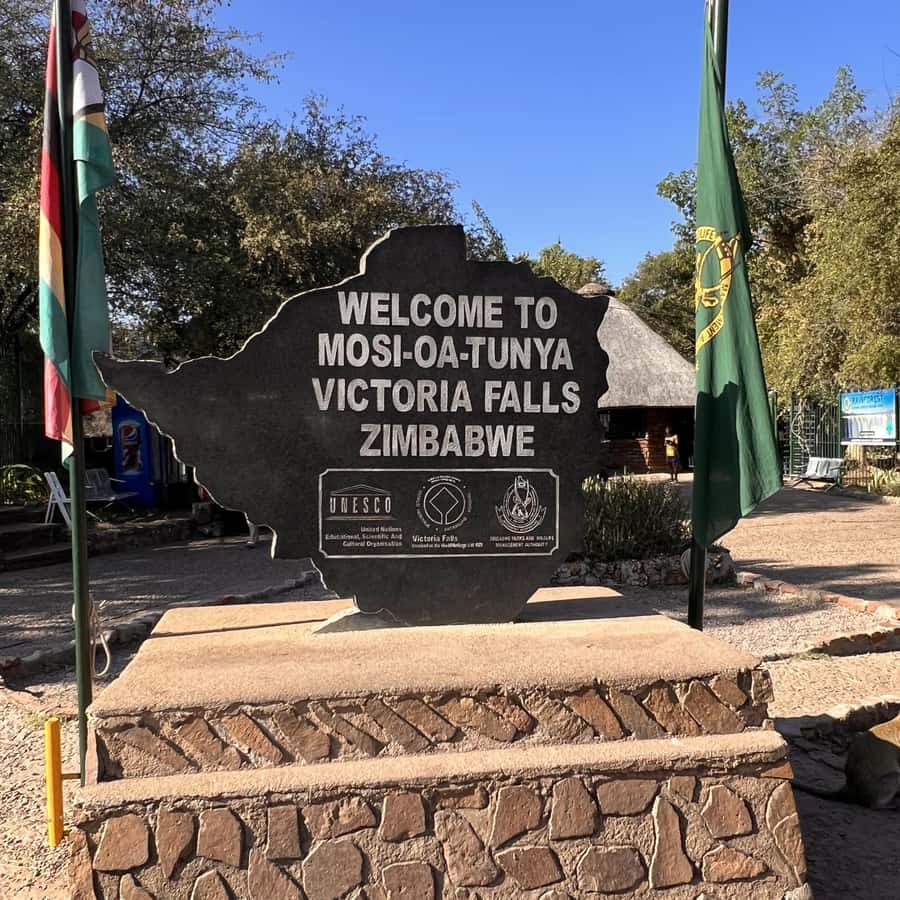 Victoria Falls: Private Guided Tour of the Waterfalls - Pickup in Victoria Falls Town and the short drive