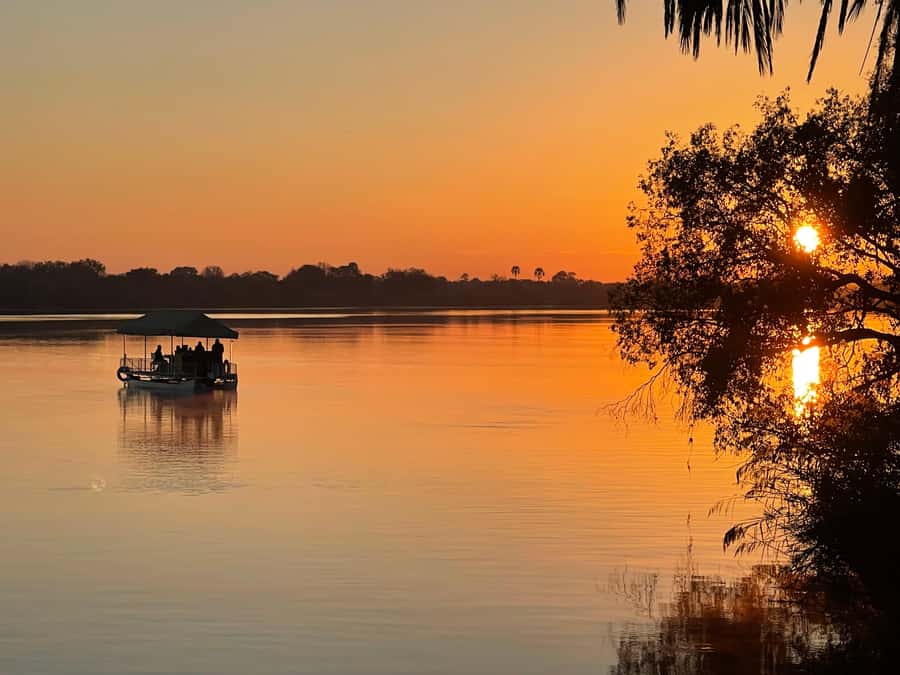 Victoria Falls: Private Sunrise Cruise with Breakfast - Key points at a glance