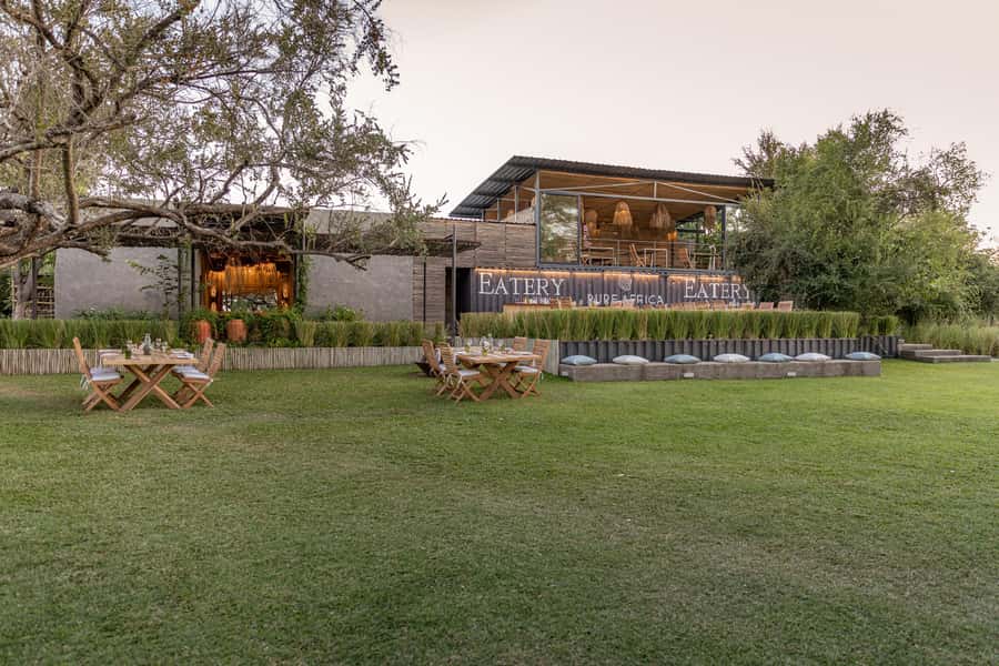 Victoria Falls: The Eatery Dinner Experience - How the food fits the setting