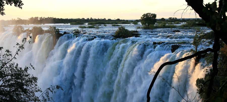 Victoria Falls Town: Victoria Falls Guided Sunrise Tour - Why sunrise changes the Victoria Falls visit