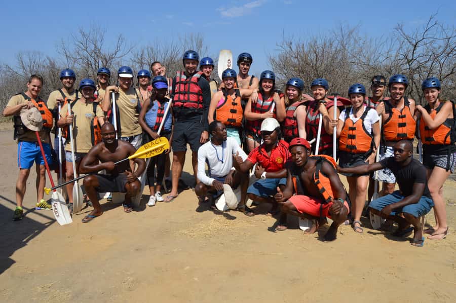 Victoria Falls: Zambezi River White Water Rafting Experience - Choosing between an oar raft and a paddle raft