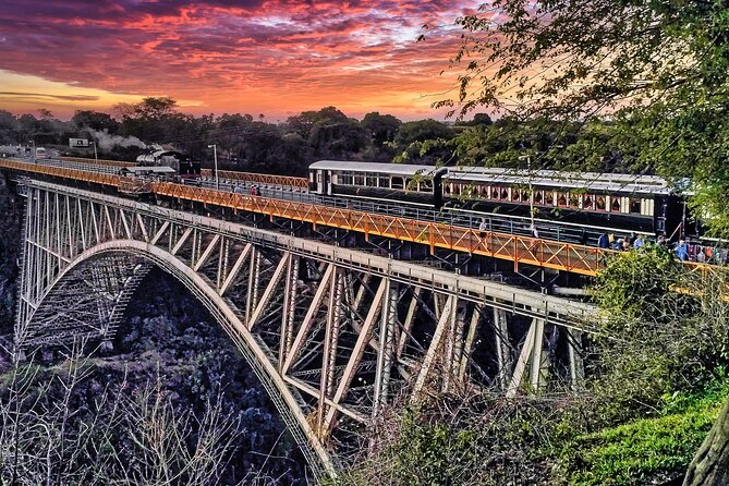 Walking Safari to the Falls, Bridge and beyond with Savannah - Who should choose the full Falls visit instead