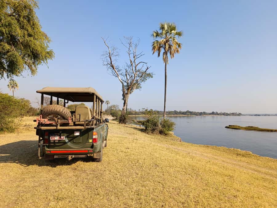 Zambezi National Park Private Wildlife Safari (4 - 10 hours) - Choosing between the dry and rainy seasons