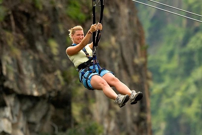 Zipline - Victoria Falls - Crossing Batoka Gorge at 106 km/h